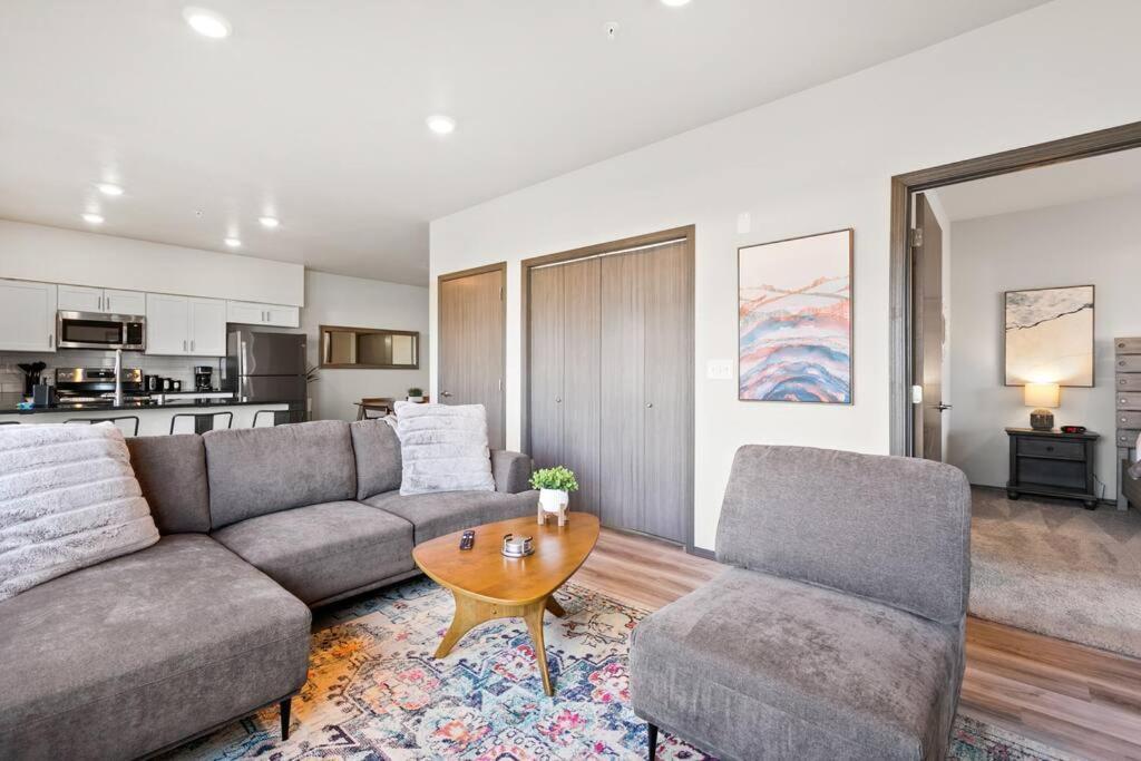 Brand New 2 Bd 2 Bth Near Dt And Perry District Appartement Spokane Buitenkant foto