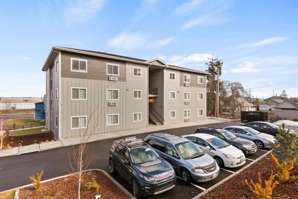 Brand New 2 Bd 2 Bth Near Dt And Perry District Appartement Spokane Buitenkant foto