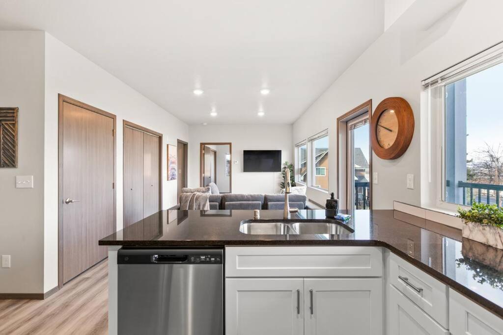 Brand New 2 Bd 2 Bth Near Dt And Perry District Appartement Spokane Buitenkant foto