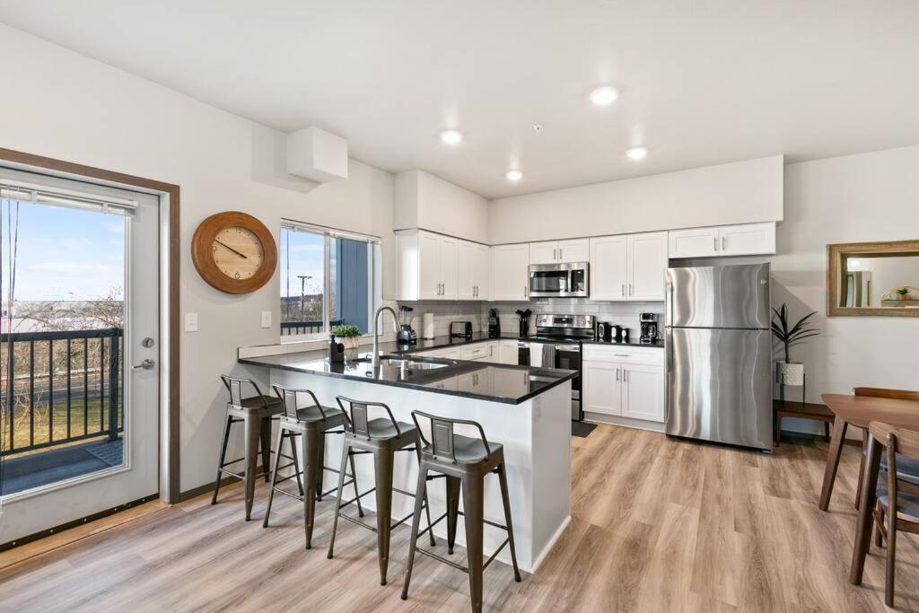 Brand New 2 Bd 2 Bth Near Dt And Perry District Appartement Spokane Buitenkant foto